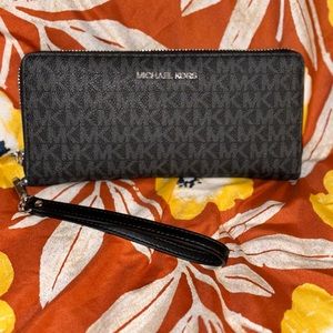 Michael Kors Wallet with wristlet